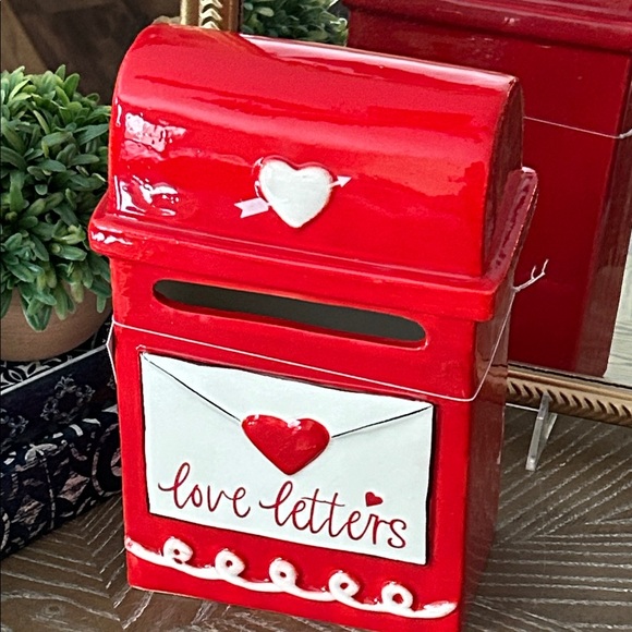 NEW! Vintage Inspired Ceramic Valentines Day Holiday Red Love Letters Mailbox - Picture 5 of 7